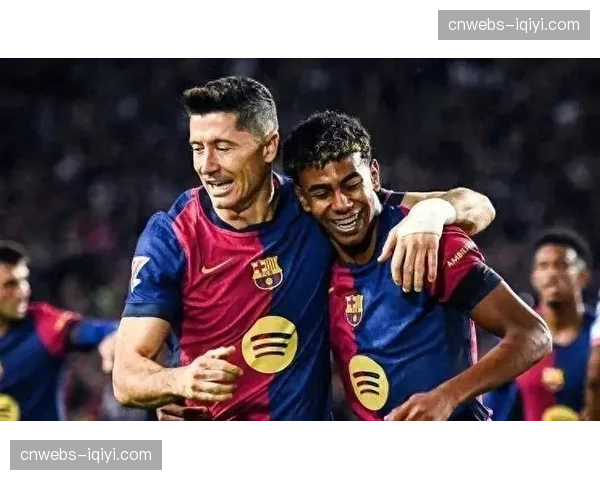 终场哨响，38岁的纳瓦斯与赫罗纳全队逐一拥抱，主场告别战球队0-2告负